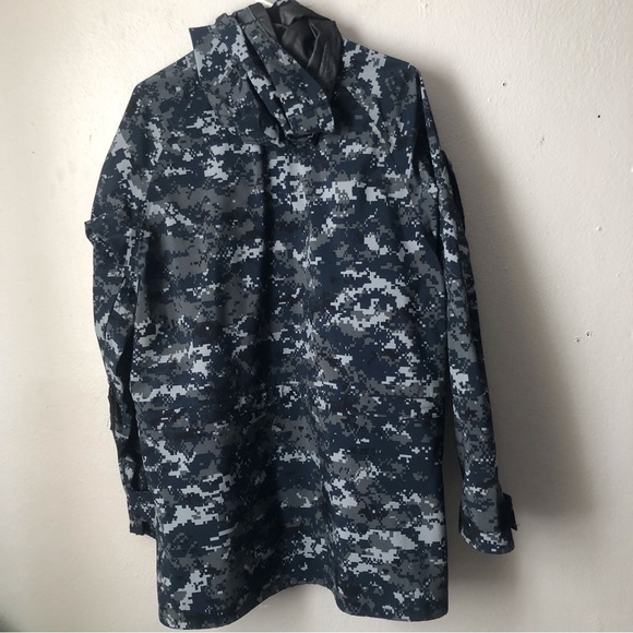 U.S. Navy parka Small Long digital camouflage practically brand new Velc… - Picture 8 of 8